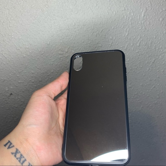 Mirror Case for iPhone XS Max & iPhone Pro Max - Picture 3 of 4